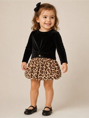 GAP  Leopard Print Skirt and Black top